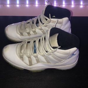 Jordan 11 Legend Blue